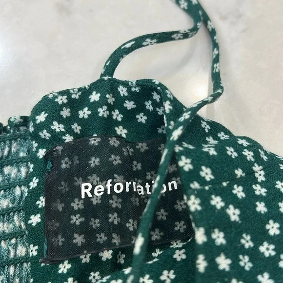 Reformation Meyer top in  Color Green Wyoming‎ - Picture 5 of 10
